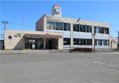 村内唯一の駅八積駅