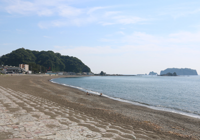 源頼朝　上陸の地　竜島海岸