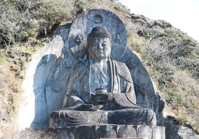 鎌倉の大仏の約2倍ある日本寺の薬師瑠璃光如来