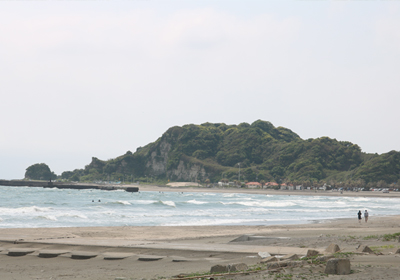 サーフィン会場になった釣ケ崎海岸