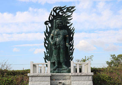 不動明王の銅像