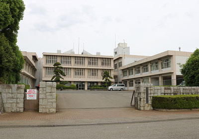 県立冨里高校