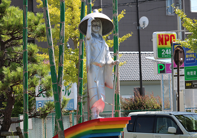 菅原孝標女の像